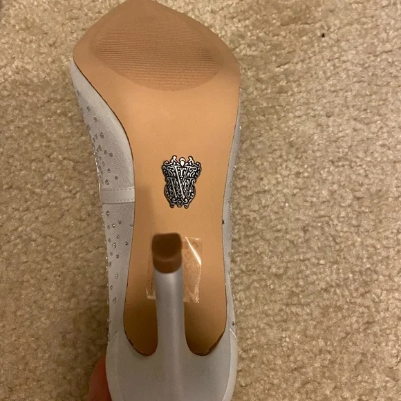 Brand new CRYSTAL Vera Wang heels - Picture 2 of 5